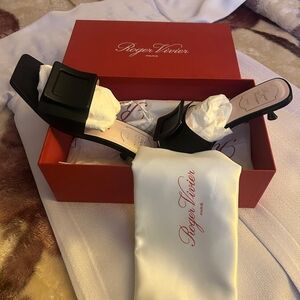 Roger Vivier Black Heels